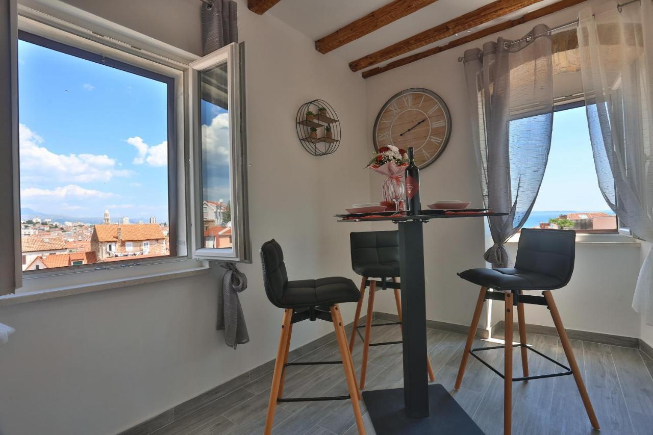 Apartments Angela With Old Town View Split Exteriér fotografie